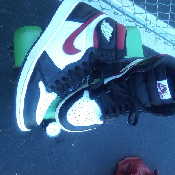 1985  Air Jordan 1s black retro style main image 5